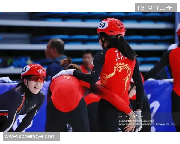 冠军返乡传技 点着冰雪愿望 短道速滑世界冠军徐爱丽走进七台河短道速滑体育校园